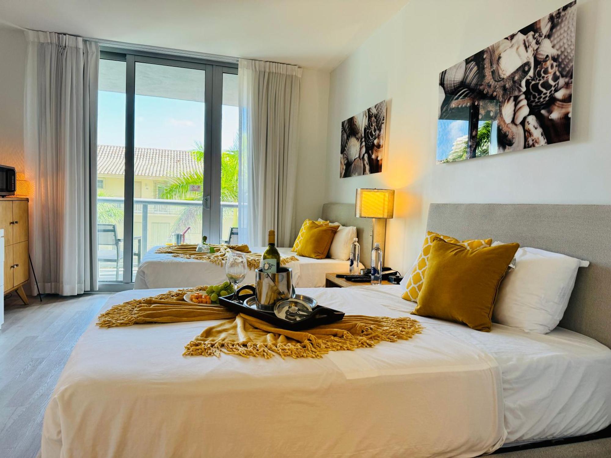 Beachwalk Resort & Condos Hallandale Beach Exterior foto